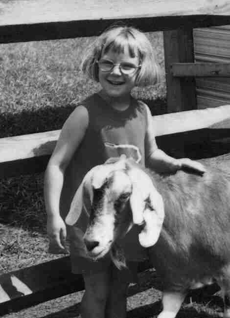 meg&goat.jpg (21295 bytes)